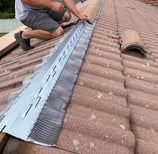Rénovation d’étanchéité de faîtage avec Closoir galva après