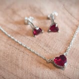Parure femme pandora collier et boucles d'oreilles en argent.
