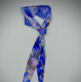 Marino's - accessoire mode - twilly - petite écharpe - motif floral - look tendance et lumineux