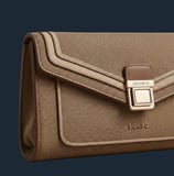 Tas selempang pria dari bahan kanvas SIGNIFO dengan gesper metal.