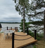 Rantasaunan terassi ja laituri