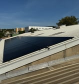 Installation de panneaux photovoltaïques réalisée par la société ALSUN ENERGY