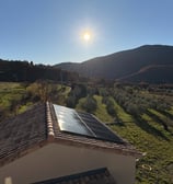 Installation de panneaux photovoltaïques réalisée par la société ALSUN ENERGY