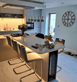 Quickstep Livyn Ambient Click Marble Carrara White