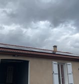 Installation de panneaux photovoltaïques réalisée par la société ALSUN ENERGY