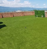 Pasto sintético de alta calidad instalado exteriores en Guadalajara