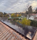 Installation de panneaux photovoltaïques réalisée par la société ALSUN ENERGY