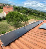 Installation de panneaux photovoltaïques réalisée par la société ALSUN ENERGY