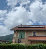 Installation de panneaux photovoltaïques réalisée par la société ALSUN ENERGY