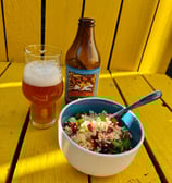 Tam-0-chanter chanterelle beer with Dookit brewing, beer in pint glass with meal