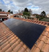 Installation de panneaux photovoltaïques réalisée par la société ALSUN ENERGY