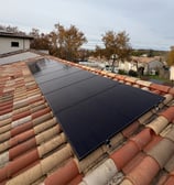 Installation de panneaux photovoltaïques réalisée par la société ALSUN ENERGY