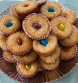 KJAMS Cakes Macaroons