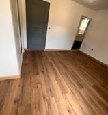 pose d'un parquet flottant dans une maison situé a paris 16