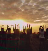 yoga al amanecer