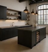 cocina-lujo-industrial-chic-isla-piedra-acero-vigas-vistas-loft