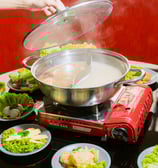 Dingin - dingin enaknya nikmati steamboat di Cemara Hotpot