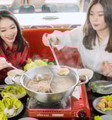 Bersama keluarga besar menikmati Steamboat dan Dimsum Halal di Cemara Hotpot