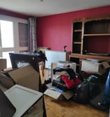 débarras d'un salon encombré