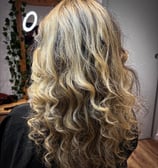 Femme blond sandré