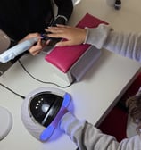 Cuidado y mantenimiento de tus uñas con equipos y productos de primera calidad