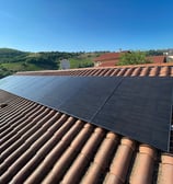 Installation de panneaux photovoltaïques réalisée par la société ALSUN ENERGY