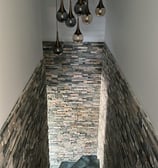 Décoration d'escalier en pierre