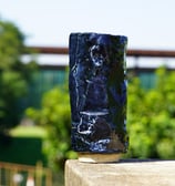 vaso de cerâmica artística na natureza