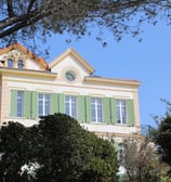 Façade Villa Les Beaux Jours avec son jardin