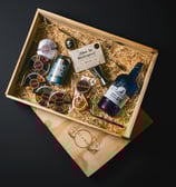BIG BOX de madera para contener todo lo que quieras ofrecerle de regalo a un amante del GIN