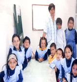 Grupo de escolares fuera del sistema educativo, por condición de discapacidad o pobreza.