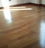 Ponçage de parquet par DG Services - rénovation professionnelle pour sols en bois en Suisse romande
