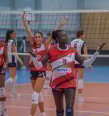 Fatou célèbre un point marqué avec le public de Clamart
