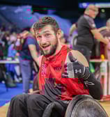 Joueur du canada qui nous fait un signe de la mains après le match