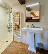 terre-cuite-salle-de-bain
