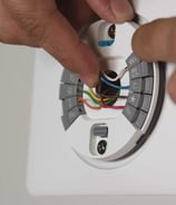 checking wire connection in a smart thermostat