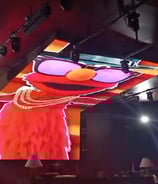 instalación de mega pantalla curva