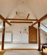 Das selbe Dachgeschoss mit neuen VELUX Dachfenster von Hisar Montage.