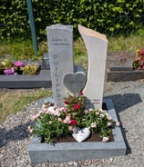 Grabstein mit Fassung