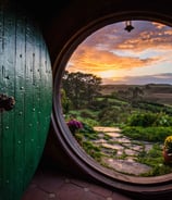 Image of hobbit open front door.