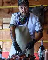 excelente Trabajo del chef en candelabro parrilla