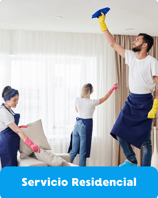 Personal limpiando una residencia limpieza residencial