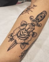 tatuagem adaga Old School