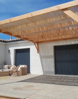 Conception, réalisation et pose Pergola en bois sur terrasse - Millau