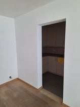 Photo avant rénovation de l'appartement de Knokke avant transformation vue de la cuisine