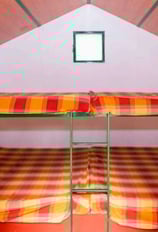 interior de una cabaña