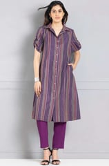The perfect mix of Indian and western aesthetics, shirt-style kurtas feature collars and button-down
