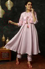 Brimming with volume, flared kurtas add drama and movement with every step. Whether it’s a simple fl