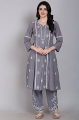Sleek and smart, cigarette pants pair perfectly with straight-cut or A-line kurtas. Ideal for office