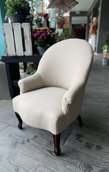 Réfection chauffeuse en laine beige et passepoil